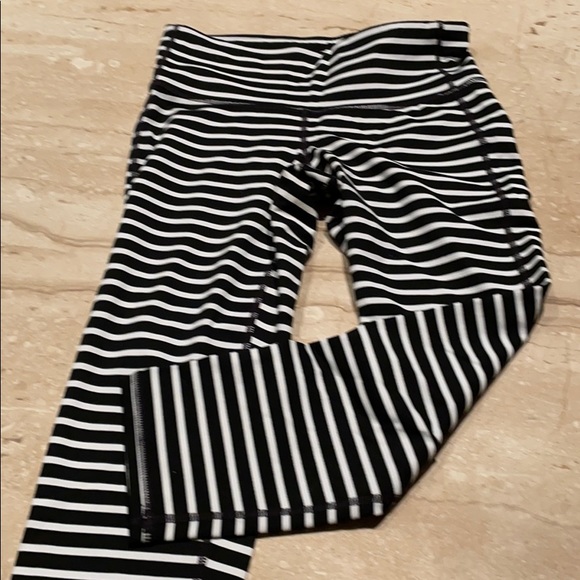 Athleta Striped Capris XS - Picture 7 of 10